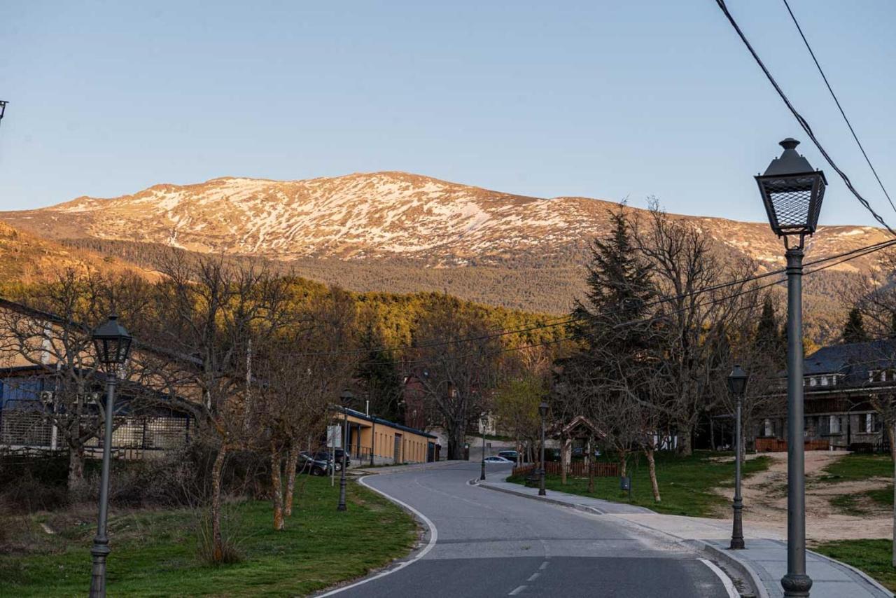 Casa Rural Valsain Lodge La Pradera de Navalhorno Exteriör bild